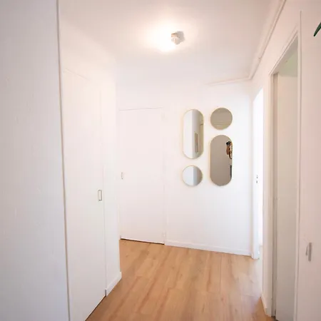 Bright 1bedroom Apartment, Steps To Juan Les Pins 아파트 앙티브