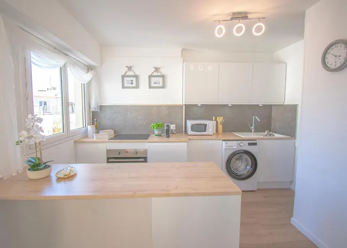 Bright 1bedroom Apartment, Steps To Juan Les Pins Διαμέρισμα