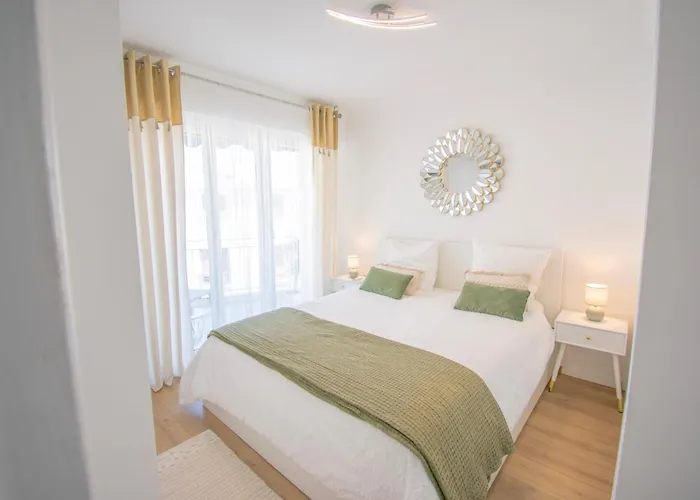 Bright 1bedroom Apartment, Steps To Juan Les Pins Αντίμπ