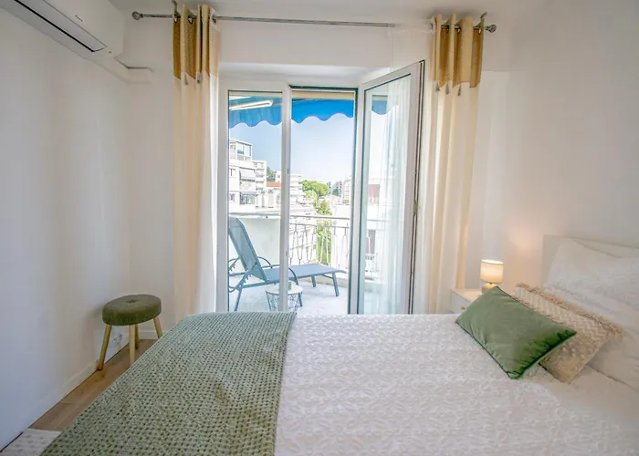 Διαμέρισμα Bright 1bedroom Apartment, Steps To Juan Les Pins *