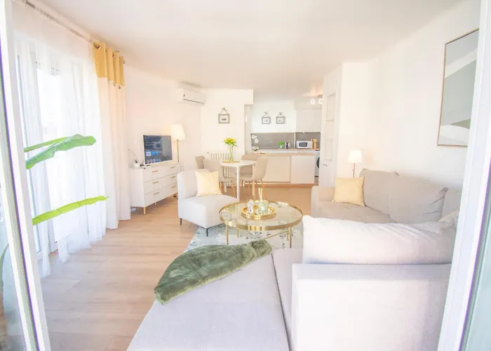 Διαμέρισμα Bright 1bedroom Apartment, Steps To Juan Les Pins Αντίμπ