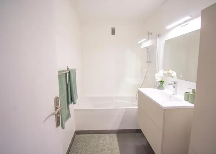 Bright 1bedroom Apartment, Steps To Juan Les Pins Διαμέρισμα Αντίμπ